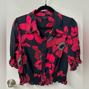 Who What Wear Black and Red Floral Button Down Shirt